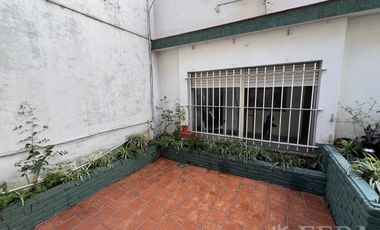 Venta PH 4 ambientes con patio en Wilde