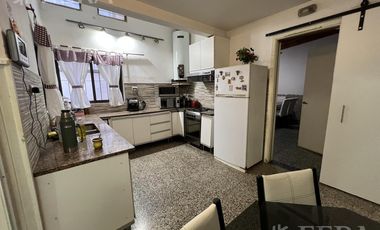 Venta PH 4 ambientes con patio en Wilde