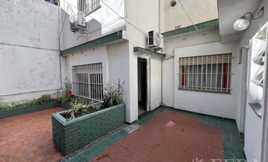 Venta PH 4 ambientes con patio en Wilde
