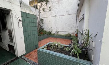 Venta PH 4 ambientes con patio en Wilde