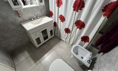 Venta PH 4 ambientes con patio en Wilde