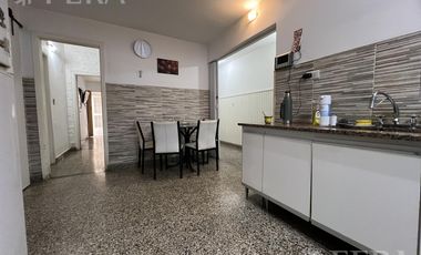 Venta PH 4 ambientes con patio en Wilde