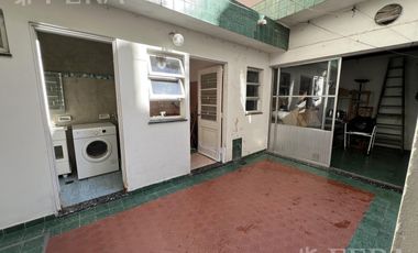 Venta PH 4 ambientes con patio en Wilde