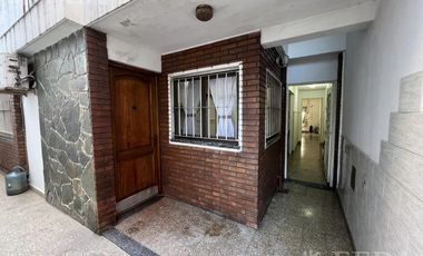 Venta PH 4 ambientes con patio en Wilde