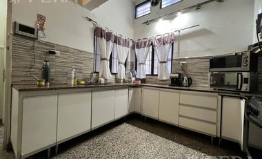 Venta PH 4 ambientes con patio en Wilde