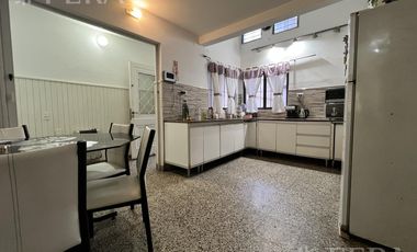 Venta PH 4 ambientes con patio en Wilde