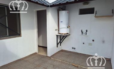 Venta PH - 3 ambientes - al frente - Sin expensas - con Patio - Lanús Este.