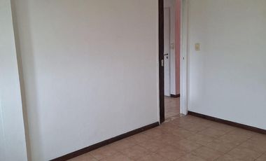 Venta PH - 3 ambientes - al frente - Sin expensas - con Patio - Lanús Este.