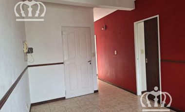 Venta PH - 3 ambientes - al frente - Sin expensas - con Patio - Lanús Este.