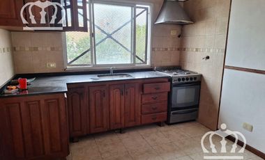 Venta PH - 3 ambientes - al frente - Sin expensas - con Patio - Lanús Este.