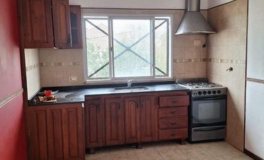 Venta PH - 3 ambientes - al frente - Sin expensas - con Patio - Lanús Este.