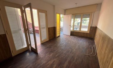 ¡¡ VDO CASA 2 DORM CON PATIO Y GARAJE A MTRS DEL CENTRO CORDOBA-CORDOBA¡¡