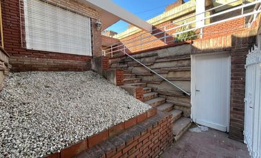 ¡¡ VDO CASA 2 DORM CON PATIO Y GARAJE A MTRS DEL CENTRO CORDOBA-CORDOBA¡¡