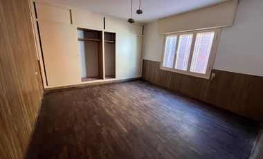 ¡¡ VDO CASA 2 DORM CON PATIO Y GARAJE A MTRS DEL CENTRO CORDOBA-CORDOBA¡¡