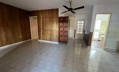 ¡¡ VDO CASA 2 DORM CON PATIO Y GARAJE A MTRS DEL CENTRO CORDOBA-CORDOBA¡¡