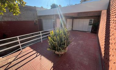 ¡¡ VDO CASA 2 DORM CON PATIO Y GARAJE A MTRS DEL CENTRO CORDOBA-CORDOBA¡¡