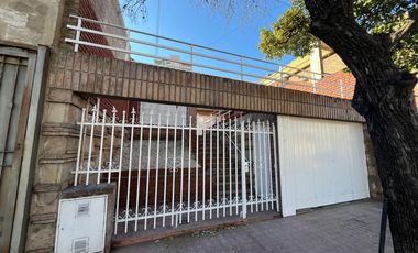 ¡¡ VDO CASA 2 DORM CON PATIO Y GARAJE A MTRS DEL CENTRO CORDOBA-CORDOBA¡¡