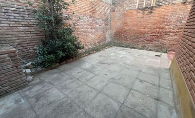 ¡¡ VDO CASA 2 DORM CON PATIO Y GARAJE A MTRS DEL CENTRO CORDOBA-CORDOBA¡¡