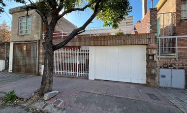 ¡¡ VDO CASA 2 DORM CON PATIO Y GARAJE A MTRS DEL CENTRO CORDOBA-CORDOBA¡¡