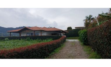 Casa campestre ubicada en el municipio de Rionegro Antioquia.