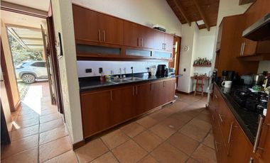 CASA EN VENTA EN EL ALTO DE LAS PALMAS ENVIGADO EN UNIDAD CERRADA
