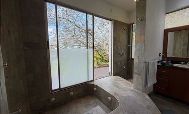 CASA EN VENTA EN EL ALTO DE LAS PALMAS ENVIGADO EN UNIDAD CERRADA