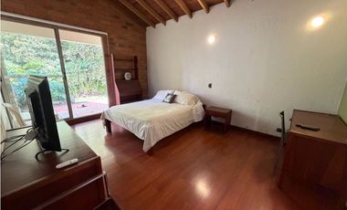 CASA EN VENTA EN EL ALTO DE LAS PALMAS ENVIGADO EN UNIDAD CERRADA