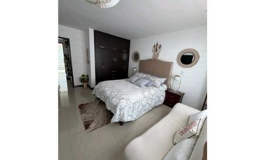 En venta casa en conjunto cerrado