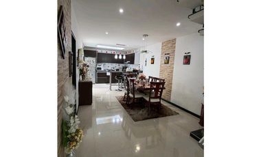 En venta casa en conjunto cerrado