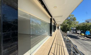 Amplio local comercial