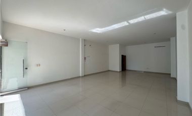 Amplio local comercial