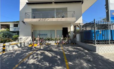 Amplio local comercial