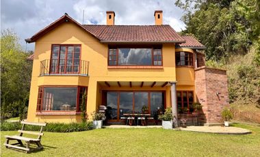 Vendo hermosa casa campestre en el Alto de las palmas