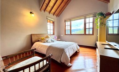 Vendo hermosa casa campestre en el Alto de las palmas