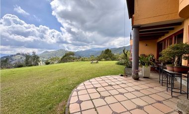 Vendo hermosa casa campestre en el Alto de las palmas