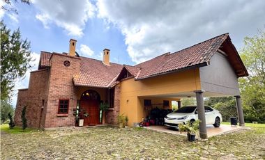 Vendo hermosa casa campestre en el Alto de las palmas