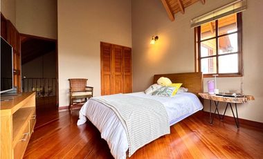 Vendo hermosa casa campestre en el Alto de las palmas