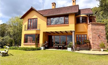 Vendo hermosa casa campestre en el Alto de las palmas
