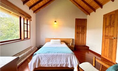 Vendo hermosa casa campestre en el Alto de las palmas