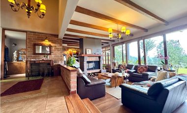 Vendo hermosa casa campestre en el Alto de las palmas