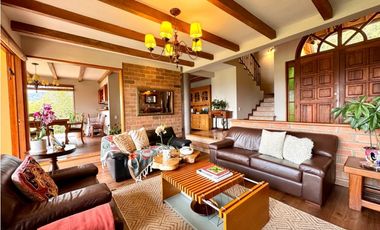 Vendo hermosa casa campestre en el Alto de las palmas