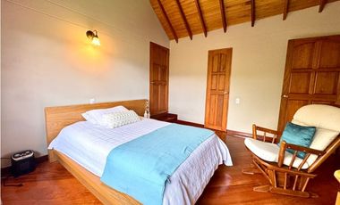 Vendo hermosa casa campestre en el Alto de las palmas