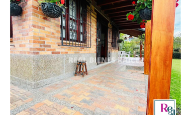 Finca ubicada en el Carmen de Viboral, terreno totalmente plano