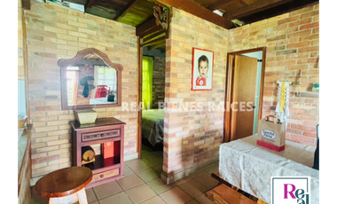 Finca ubicada en el Carmen de Viboral, terreno totalmente plano