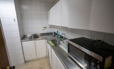 Vendo oficina de gran tamaño en 3 pisos en el centro, piso alto.