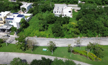 Lote de  metros en venta dentro de privada Yaxlum