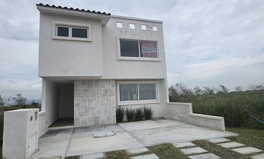 CASA EN VENTA EN CIUDAD MADERAS SUR II