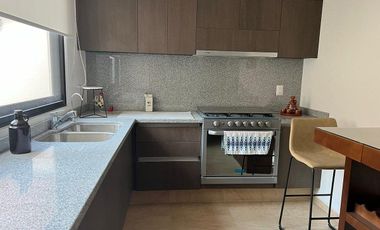 CASA EN RENTA EN ALTOS JURIQUILLA AMUEBLADA