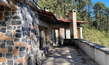 CABAÑA CON VOLCAN INCLUIDO