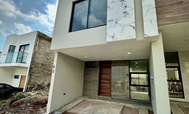 Estrena casa en venta en Fraccionamiento Zimaltá